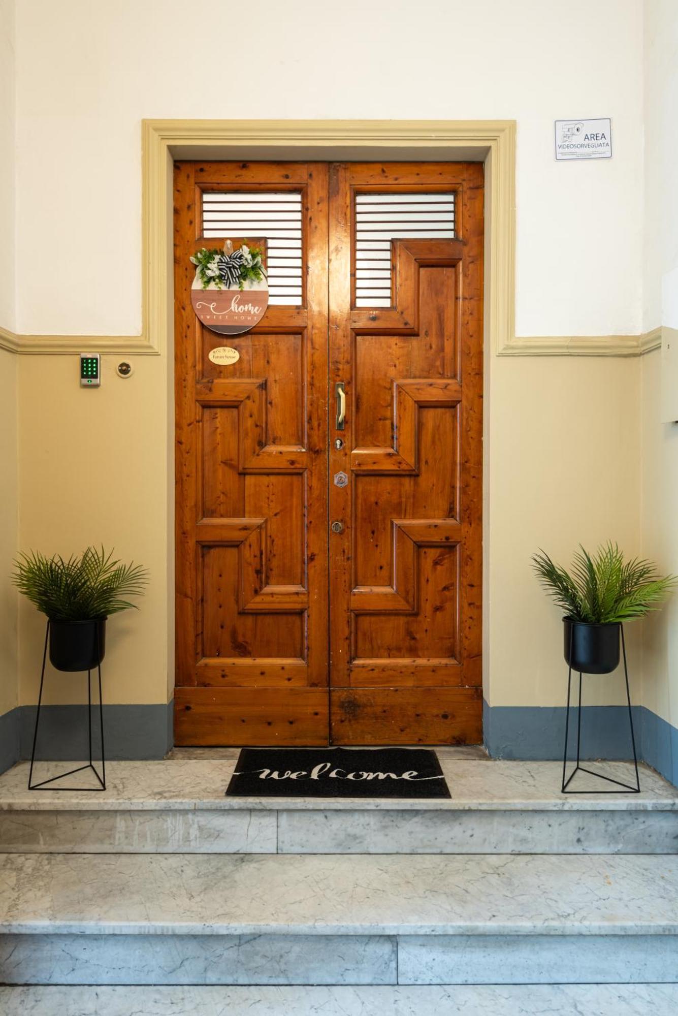 Elegante Con Giardino Privato, Jacuzzi Nel Cuore Di Apartamento