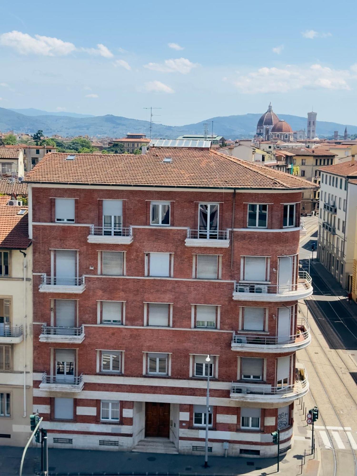 Elegante Con Giardino Privato, Jacuzzi Nel Cuore Di Apartamento *